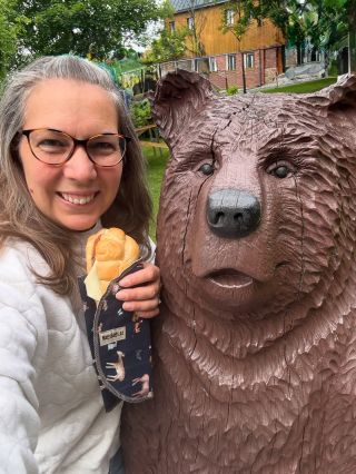 Kdo dobře zná MagsBags, tak ví že má paní Chlebousková Svačpytlíková vášeň pro medvědy 🐻❤️ Na náměstíčku @bozidar.cz...